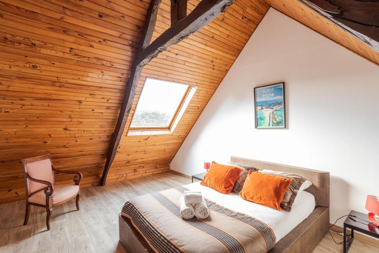 LA LONGERE DU TERTRE - Charmante longère de 400m2 proche plage Cancale Extérieur photo